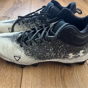 Under Armour Black and White Athletic Football Cleats